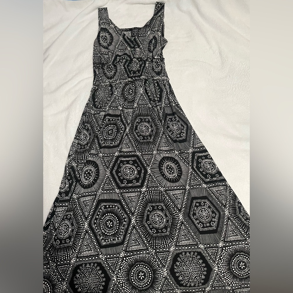 Floor length Suzie In The City M dress